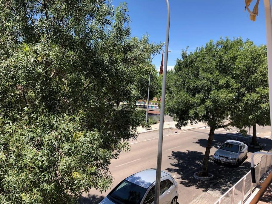 Vut El Parque -Con Piscina En Verano - Aparcamiento En Calle Y Parking Gratis En El Centro Ciudad Real Zewnętrze zdjęcie