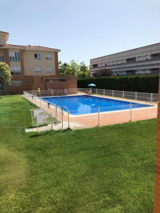 Vut El Parque -Con Piscina En Verano - Aparcamiento En Calle Y Parking Gratis En El Centro Ciudad Real Zewnętrze zdjęcie